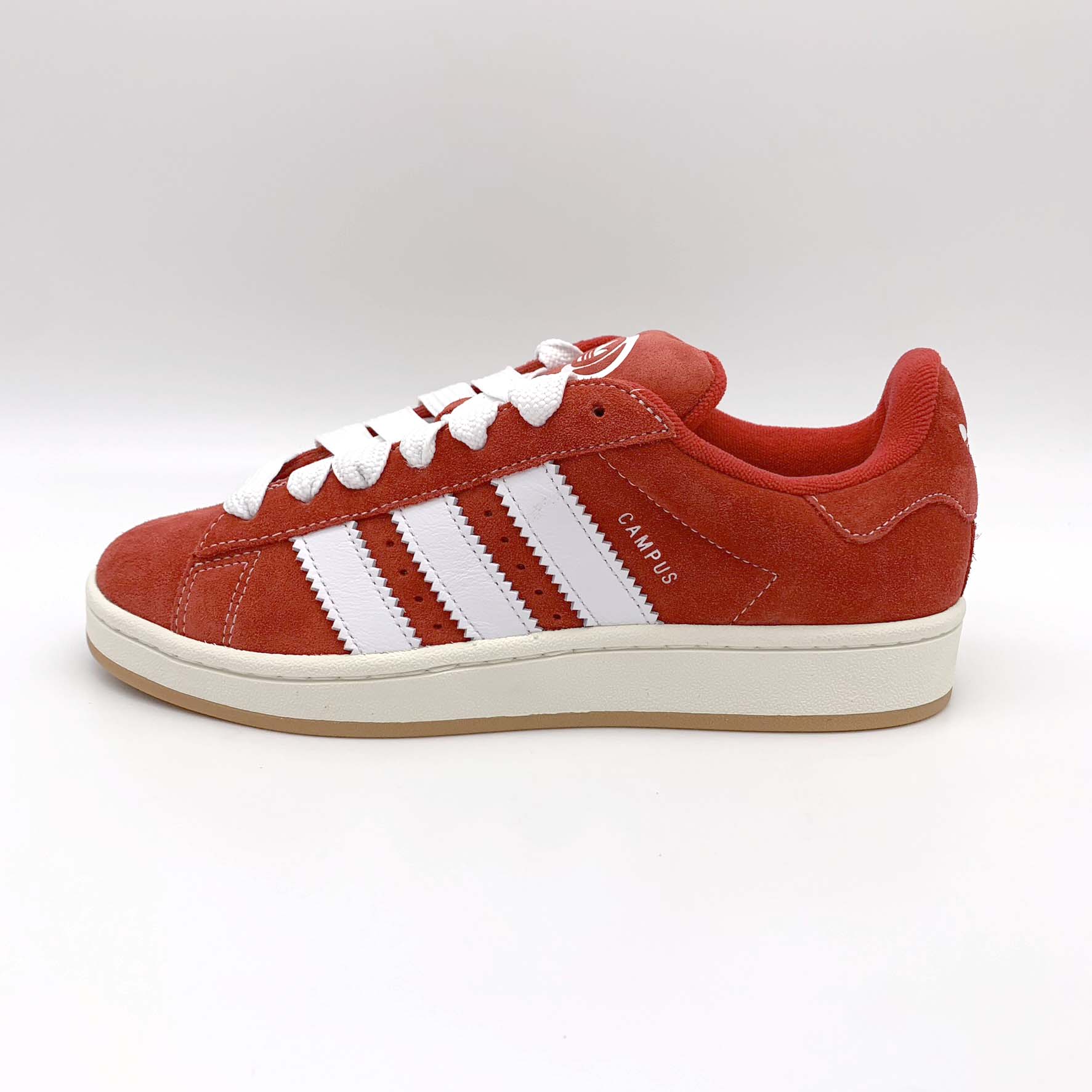 adidas Campus 00s Better Scarlet Cloud White – Frontalansicht | MW Sneakergoods