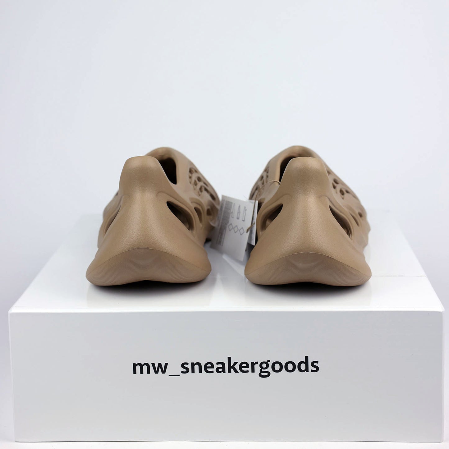 Adidas Yeezy Foam RNNR Ochre – Detailansicht | MW Sneakergoods