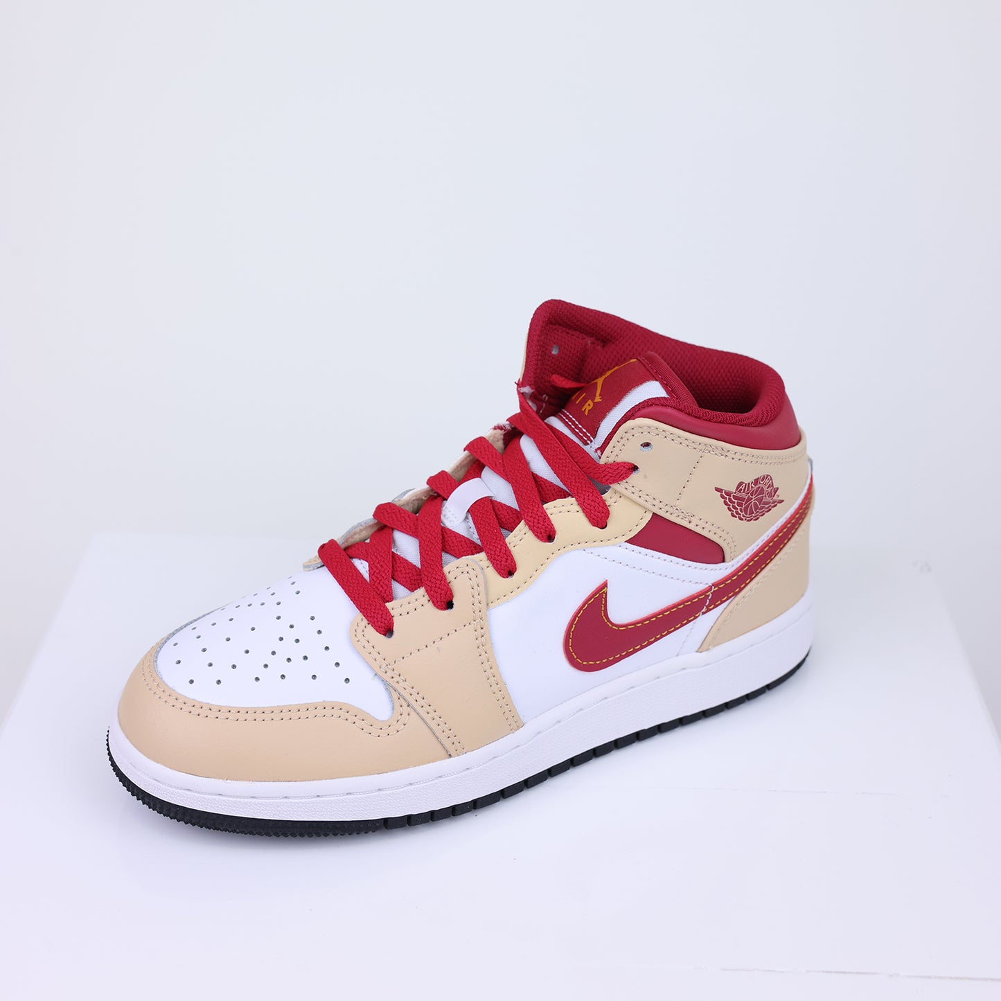Jordan 1 Mid SE Particle Beige (Women's) – Rückansicht | MW Sneakergoods