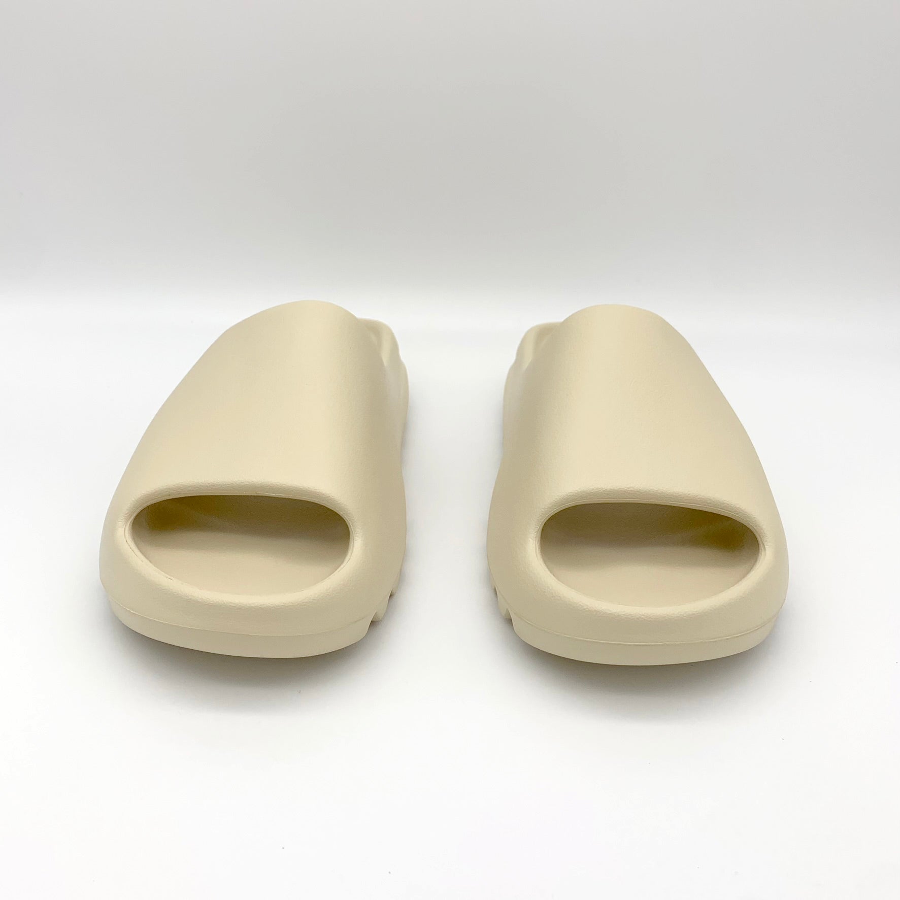 adidas Yeezy Slide Bone – Rückansicht | MW Sneakergoods