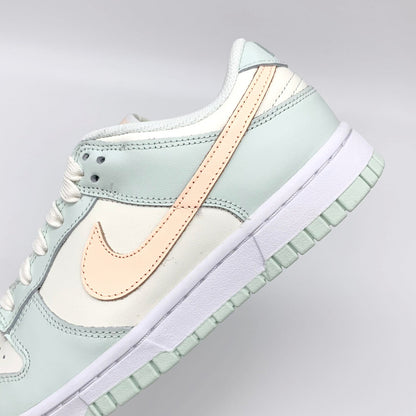 Nike Dunk Low Barely Green