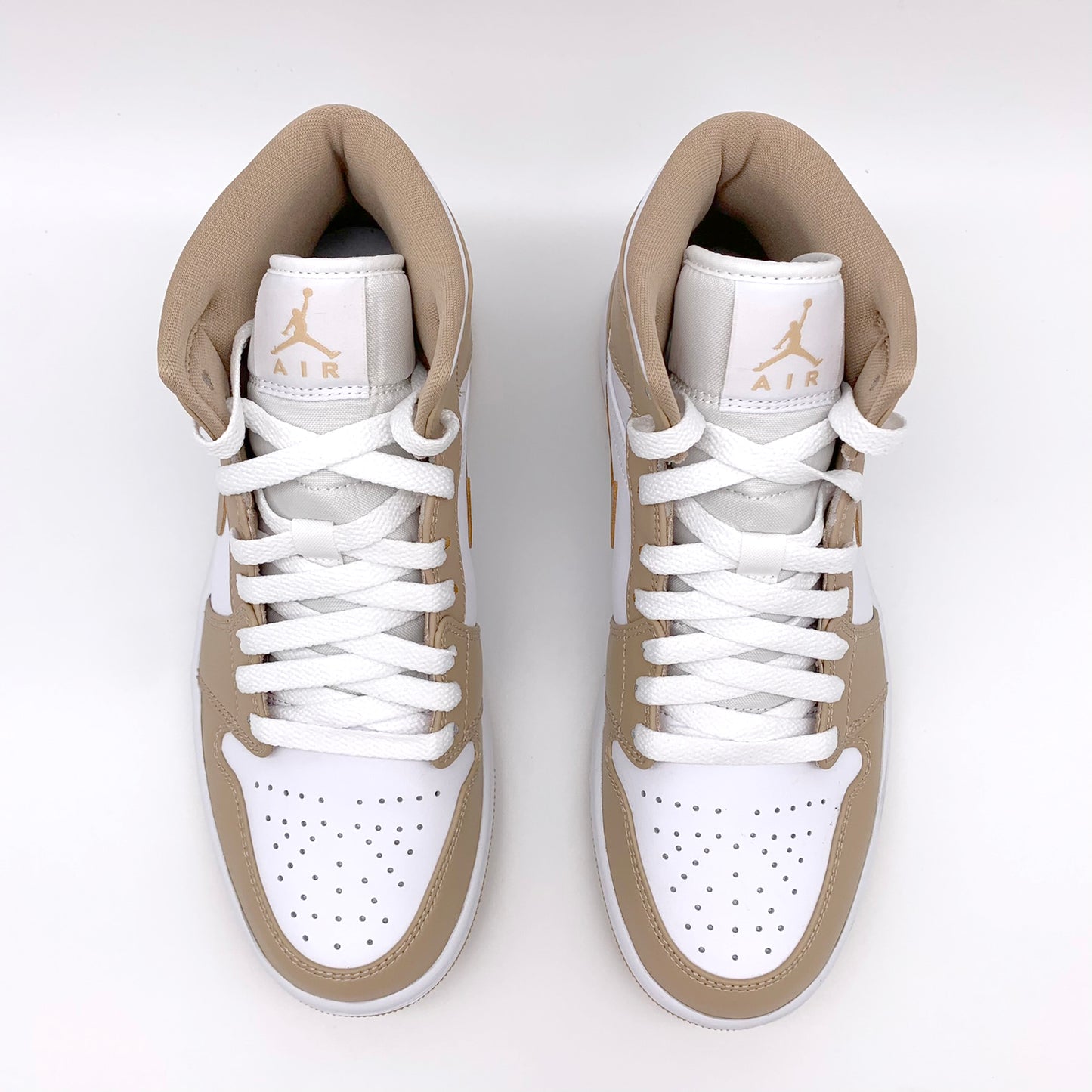 Jordan 1 Mid Tan Gum – Detailansicht | MW Sneakergoods