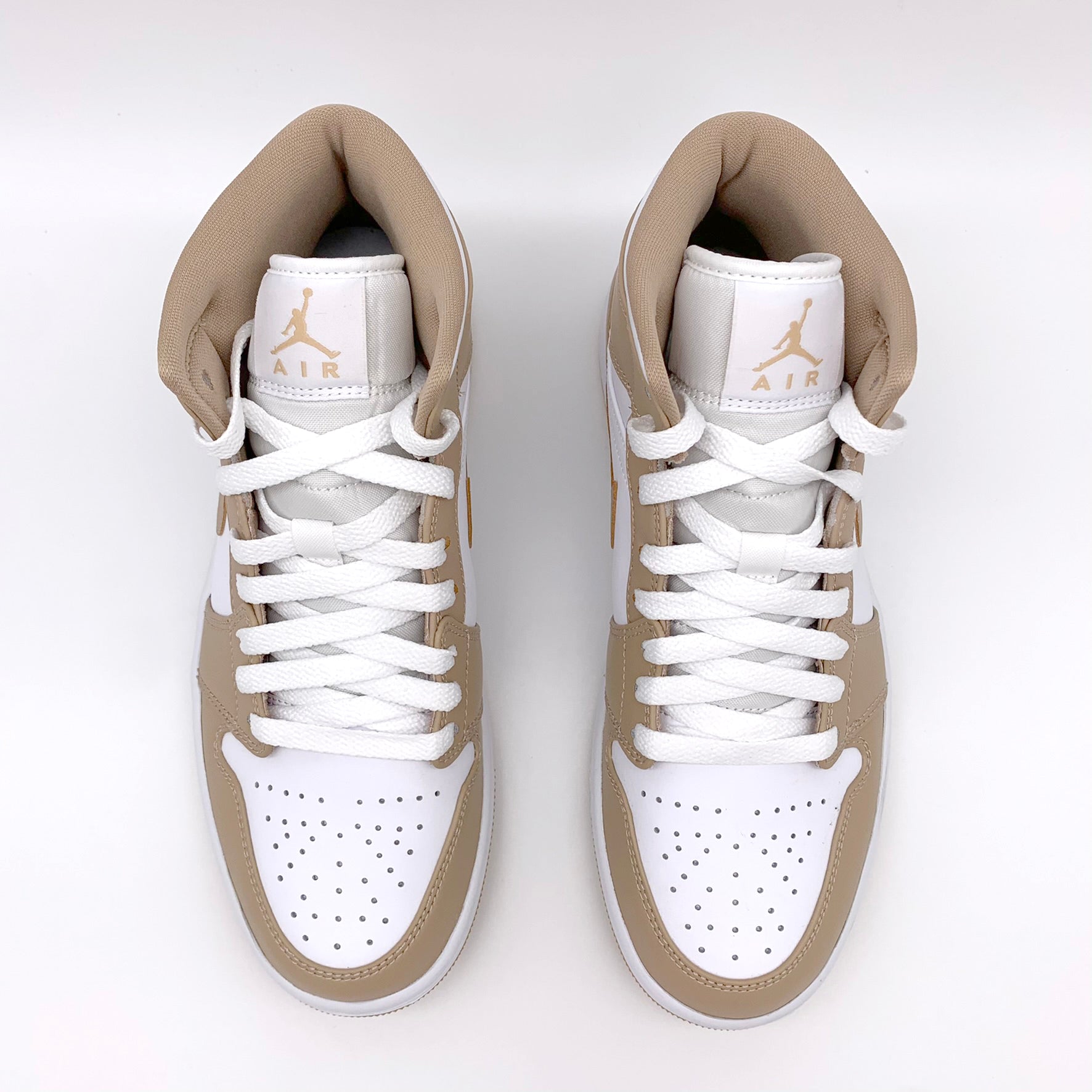 Jordan 1 Mid Tan Gum – Detailansicht | MW Sneakergoods