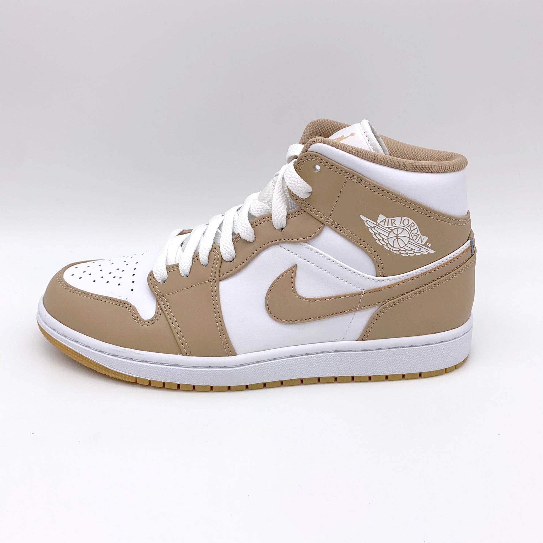 Jordan 1 Mid Tan Gum – Frontalansicht | MW Sneakergoods