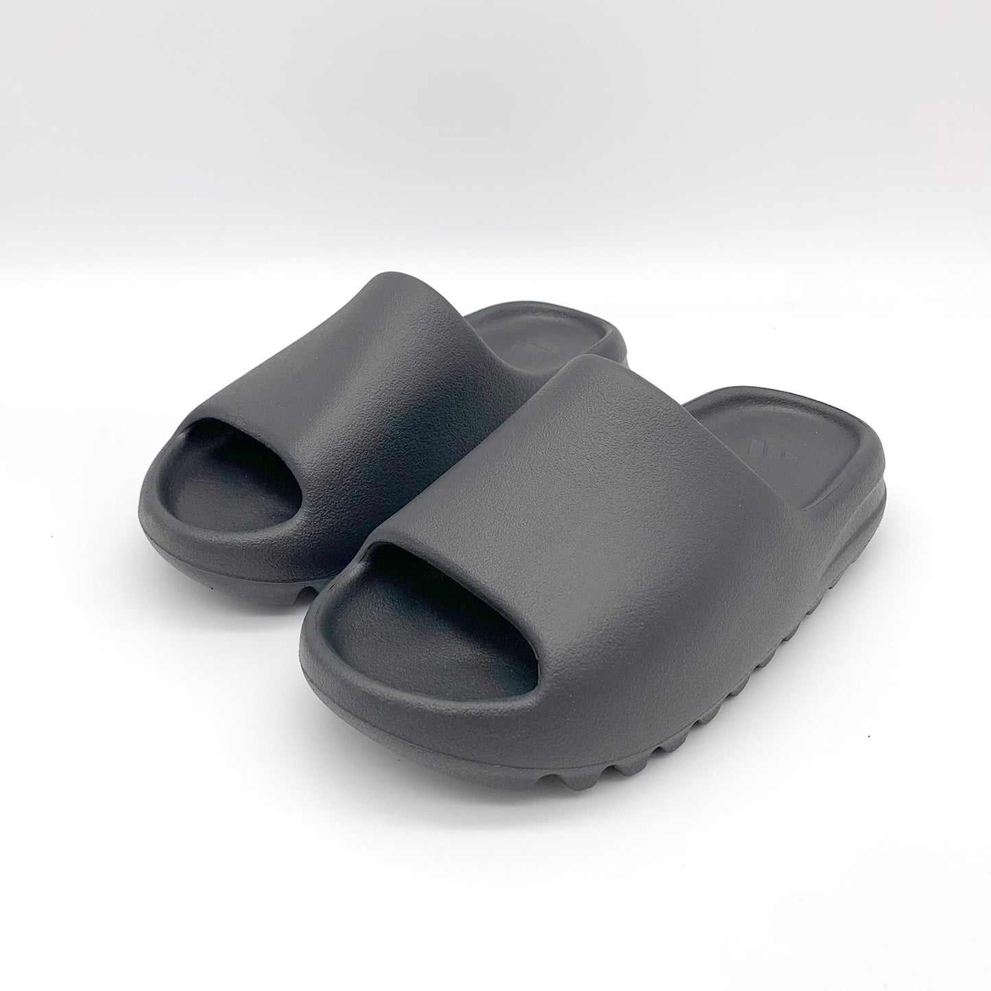 Adidas Yeezy Slide Onyx – Ansicht 1 | MW Sneakergoods