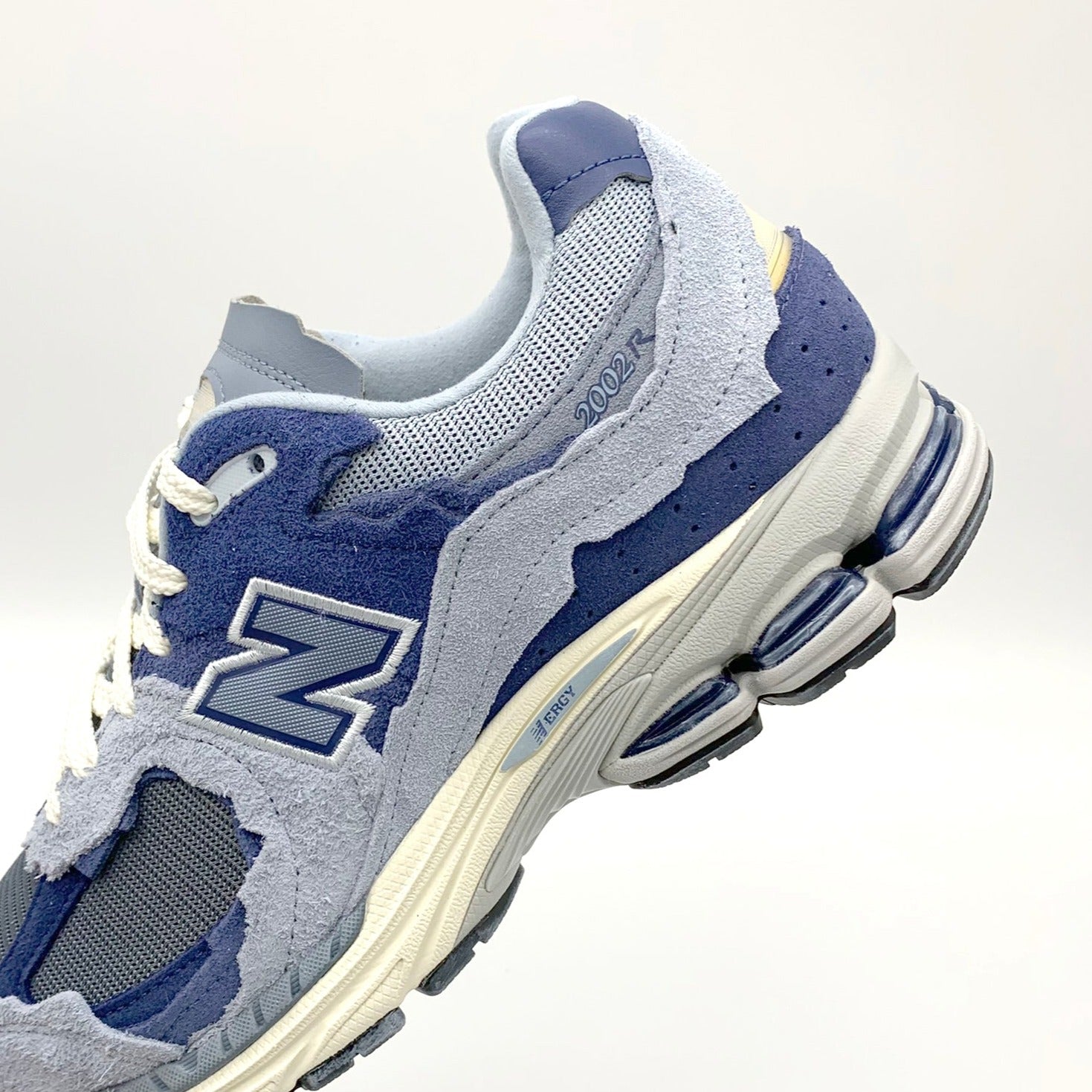New Balance 2002R Protection Pack Light Arctic Grey Purple