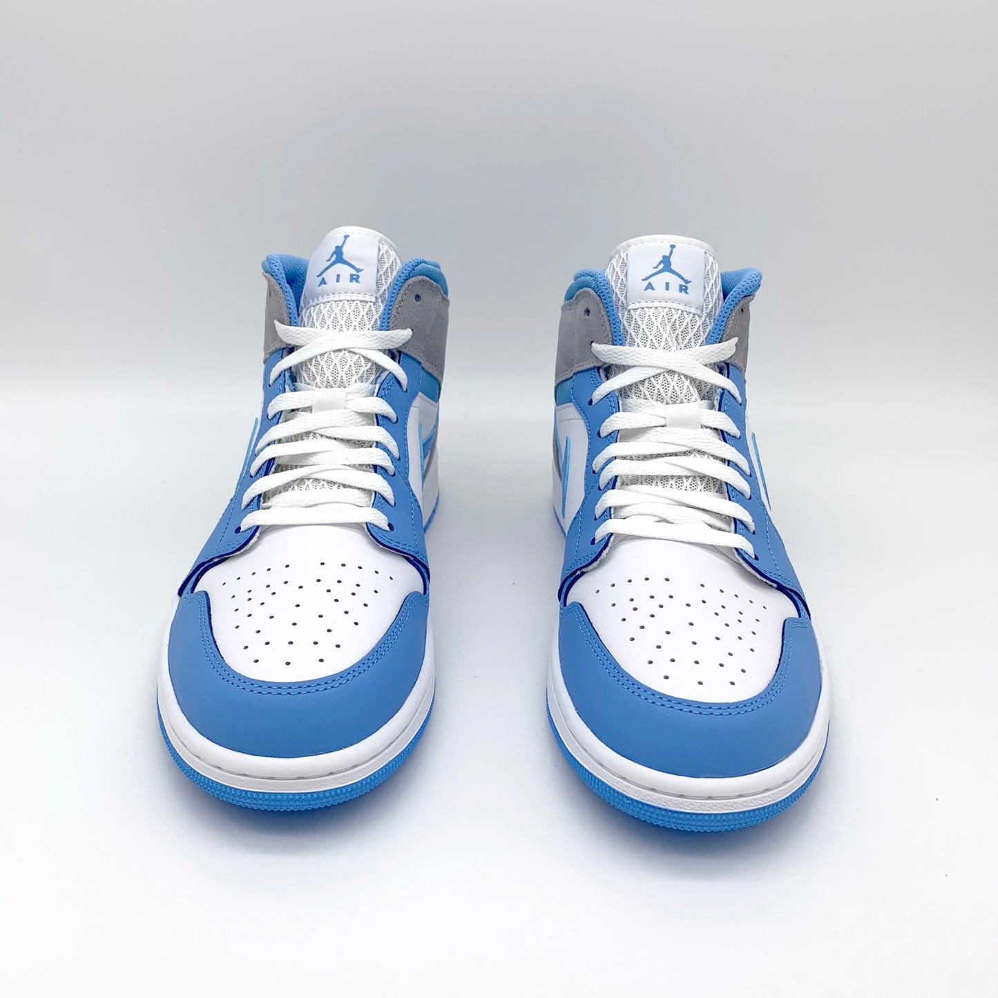 Jordan 1 Mid University Blue Grey – Rückansicht | MW Sneakergoods