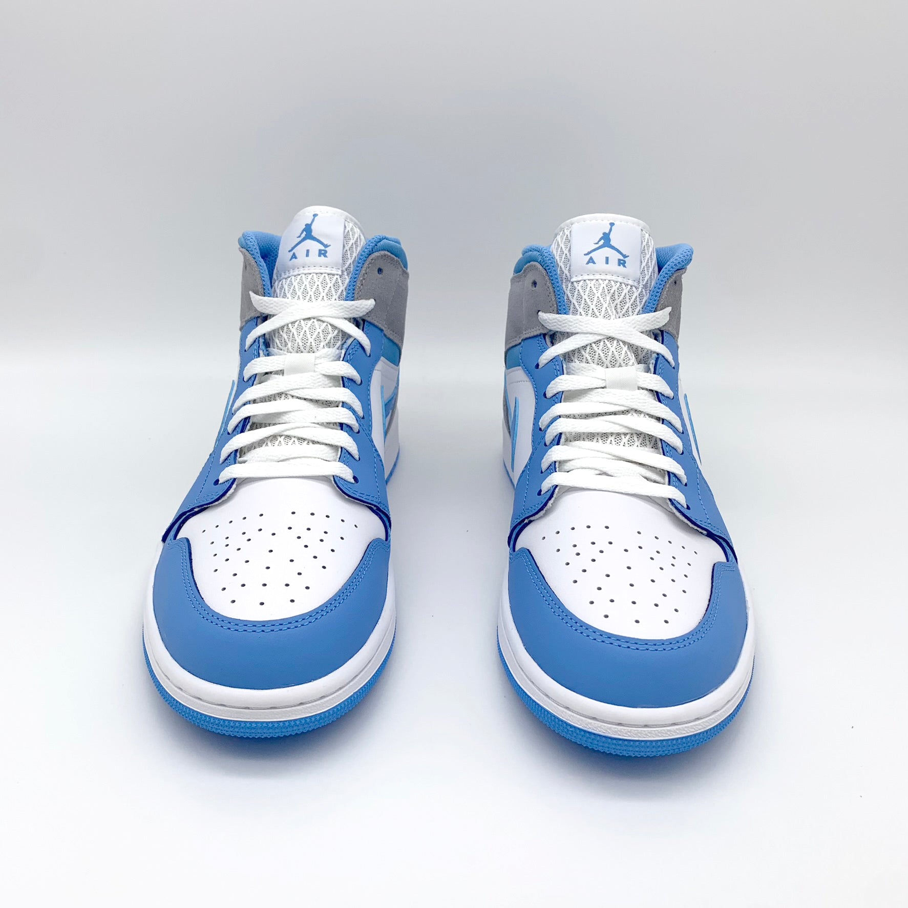 Jordan 1 Mid University Blue Grey – Rückansicht | MW Sneakergoods