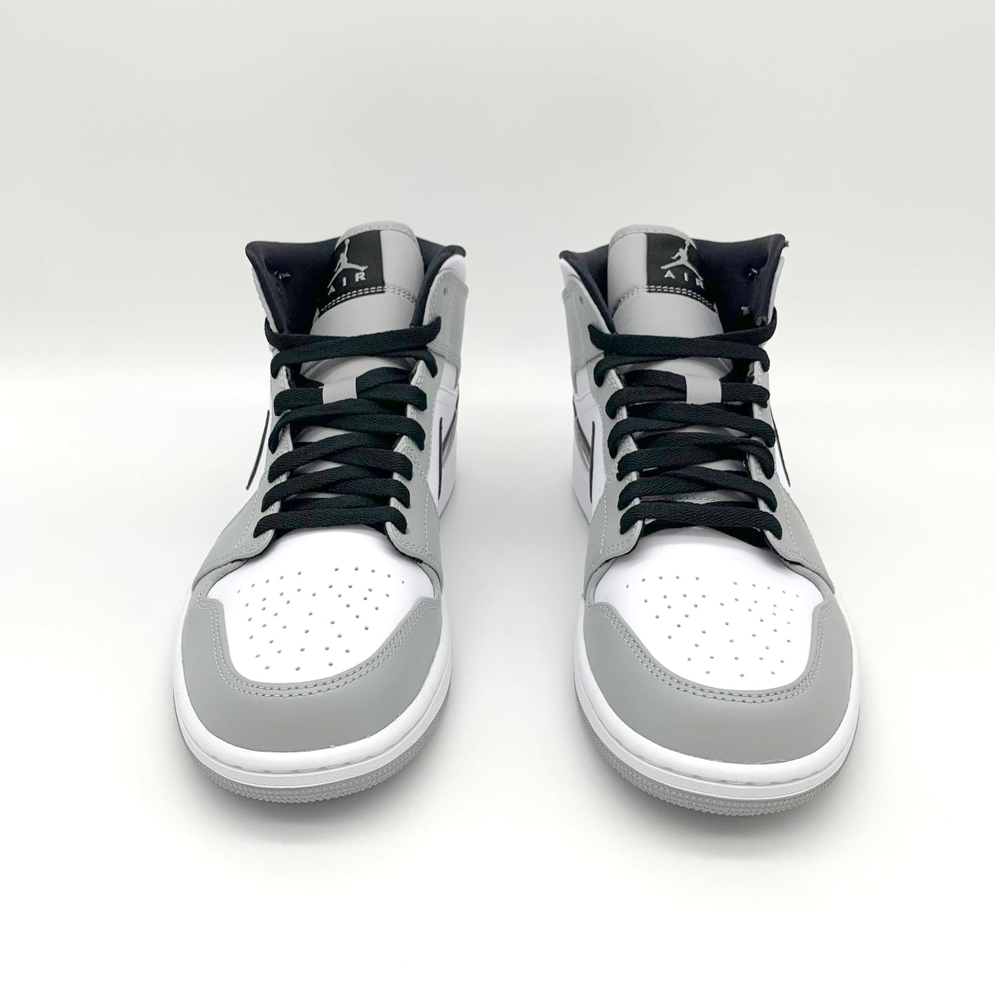 Jordan 1 Mid Light Smoke Grey – Rückansicht | MW Sneakergoods