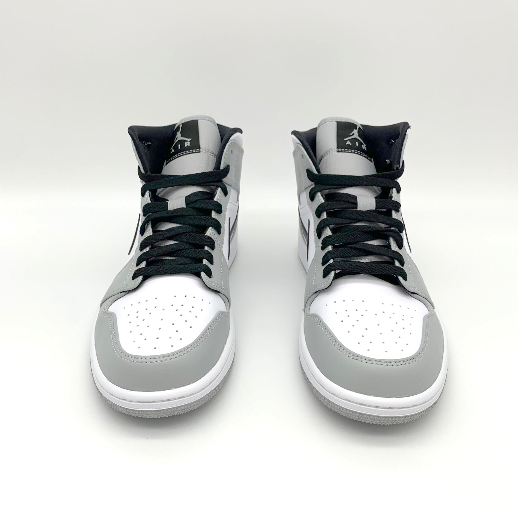 Jordan 1 Mid Light Smoke Grey – Rückansicht | MW Sneakergoods